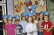 Zwei M&auml;dchen am Englisch-Tagescamp in Wien-Rodaun