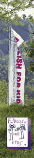 Flagge am Eingang zum English-Village