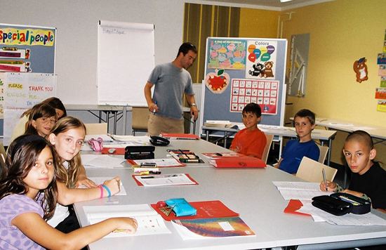 im Klassenzimmer beim lernen